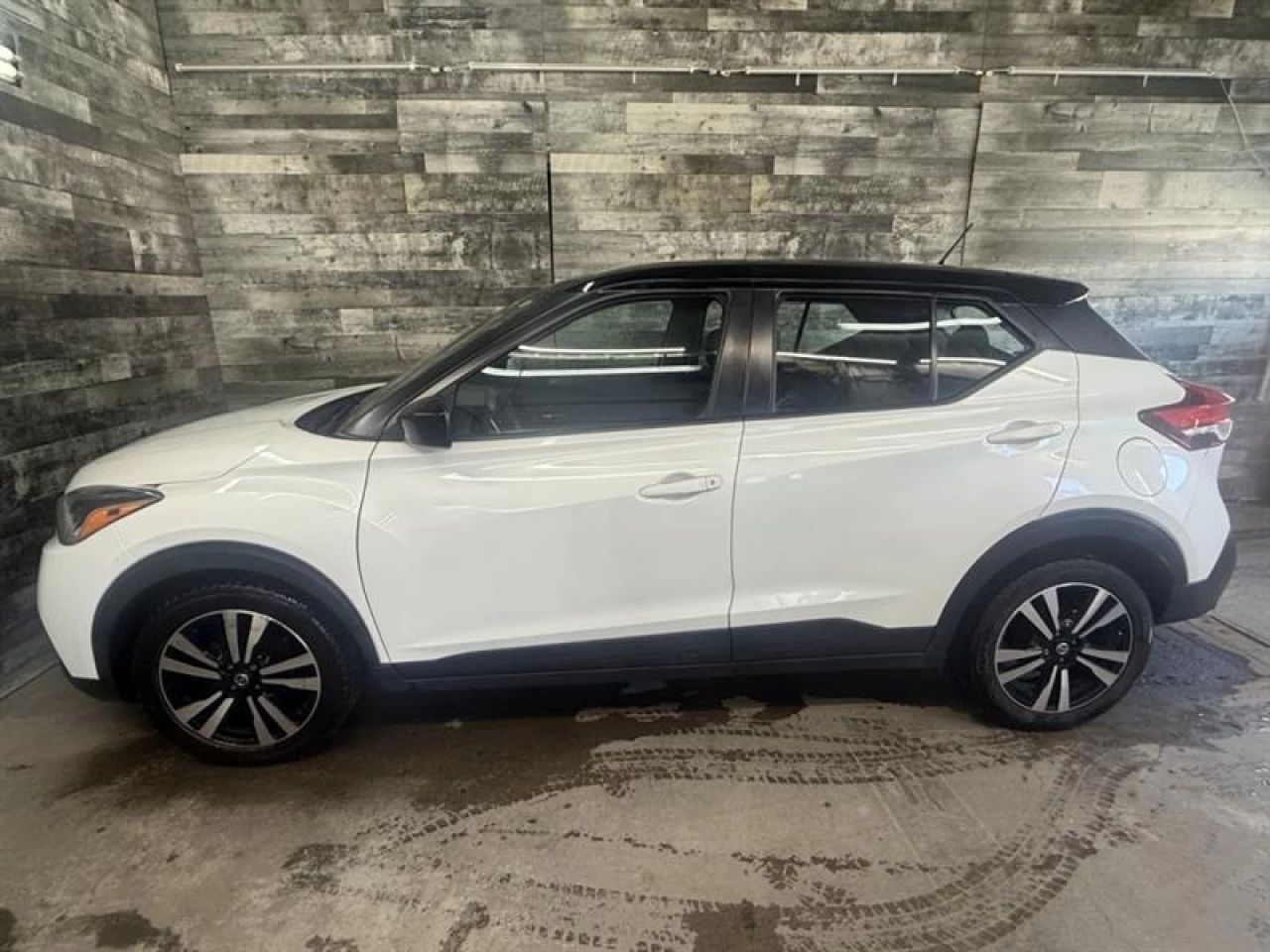 2019 Nissan Kicks SR AUTO CAM DE RECUL BLUETOOTH **APPROUVÉ À 99.9%* Image principale