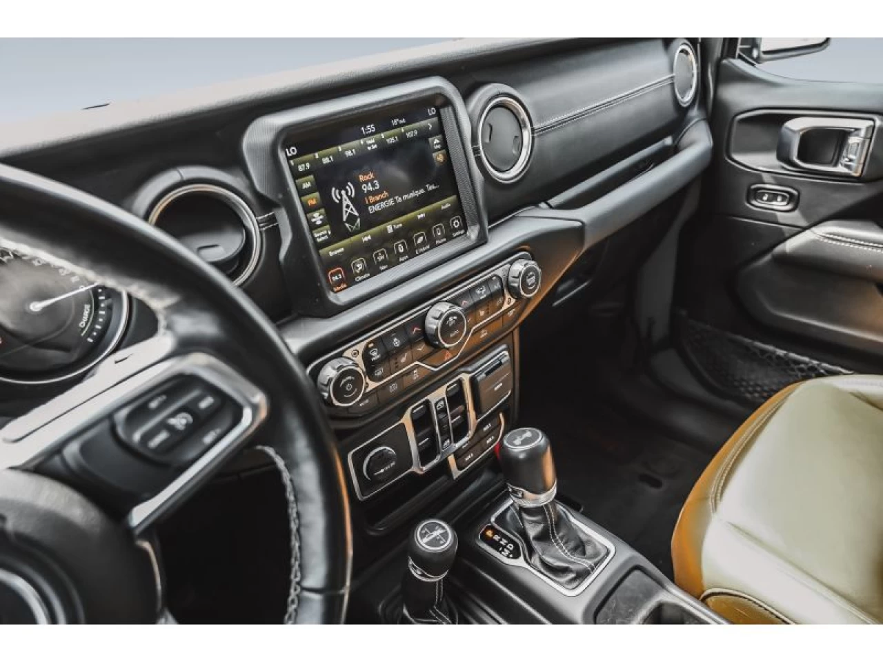 2022 Jeep Wrangler 4XE Sahara 4X4 GROUPE TEMPS FROID ATTELAGE REMORQU Image principale