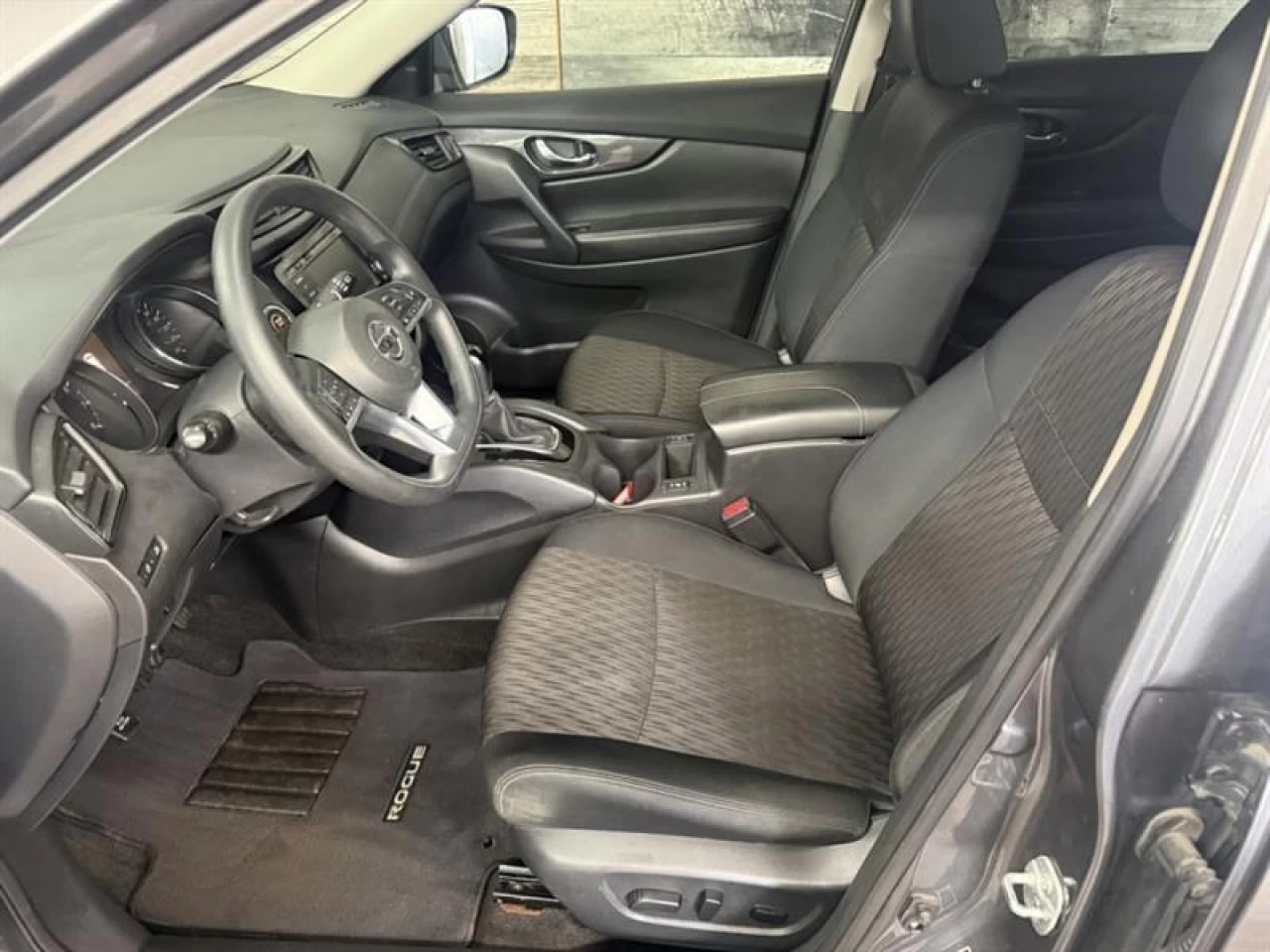 2019 Nissan Rogue SV AWD TOIT PANO CAM DE RECUL** APPROUVÉ À 99.9% * Image principale