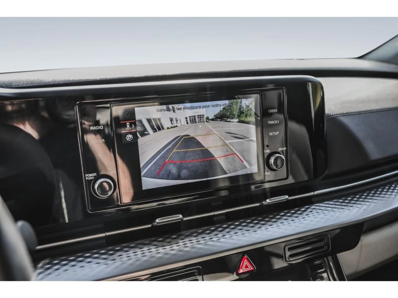 2024 Kia Carnival LX Image principale
