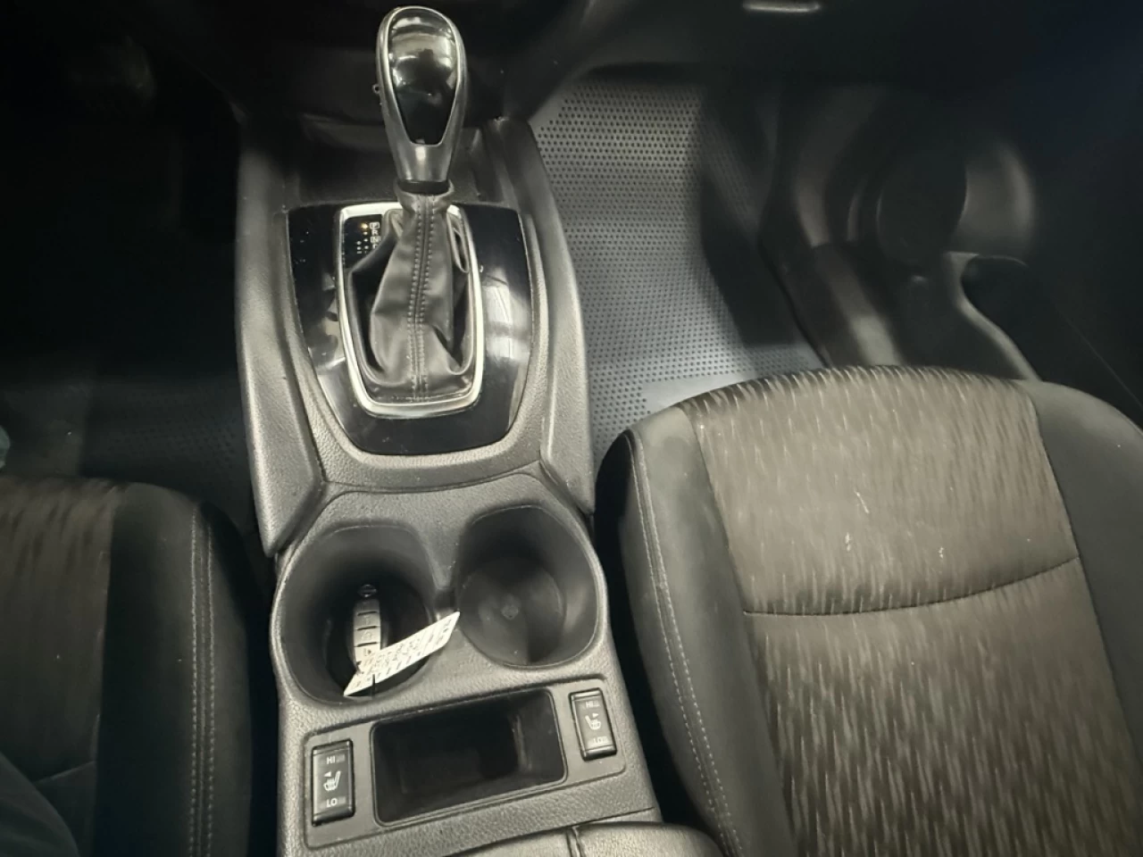 2019 Nissan Rogue SV AWD BLUETOOTH CAM DE RECUL **APPROUVÉ À 99.9%** Image principale