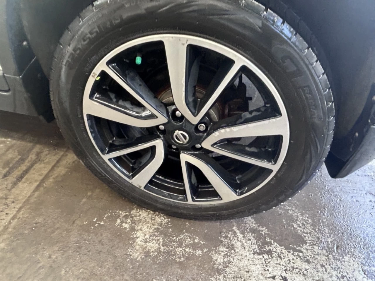 2018 Nissan Rogue SL AWD AUTO NAV TOIT CUIR **APPROUVÉE 99,9%** Image principale