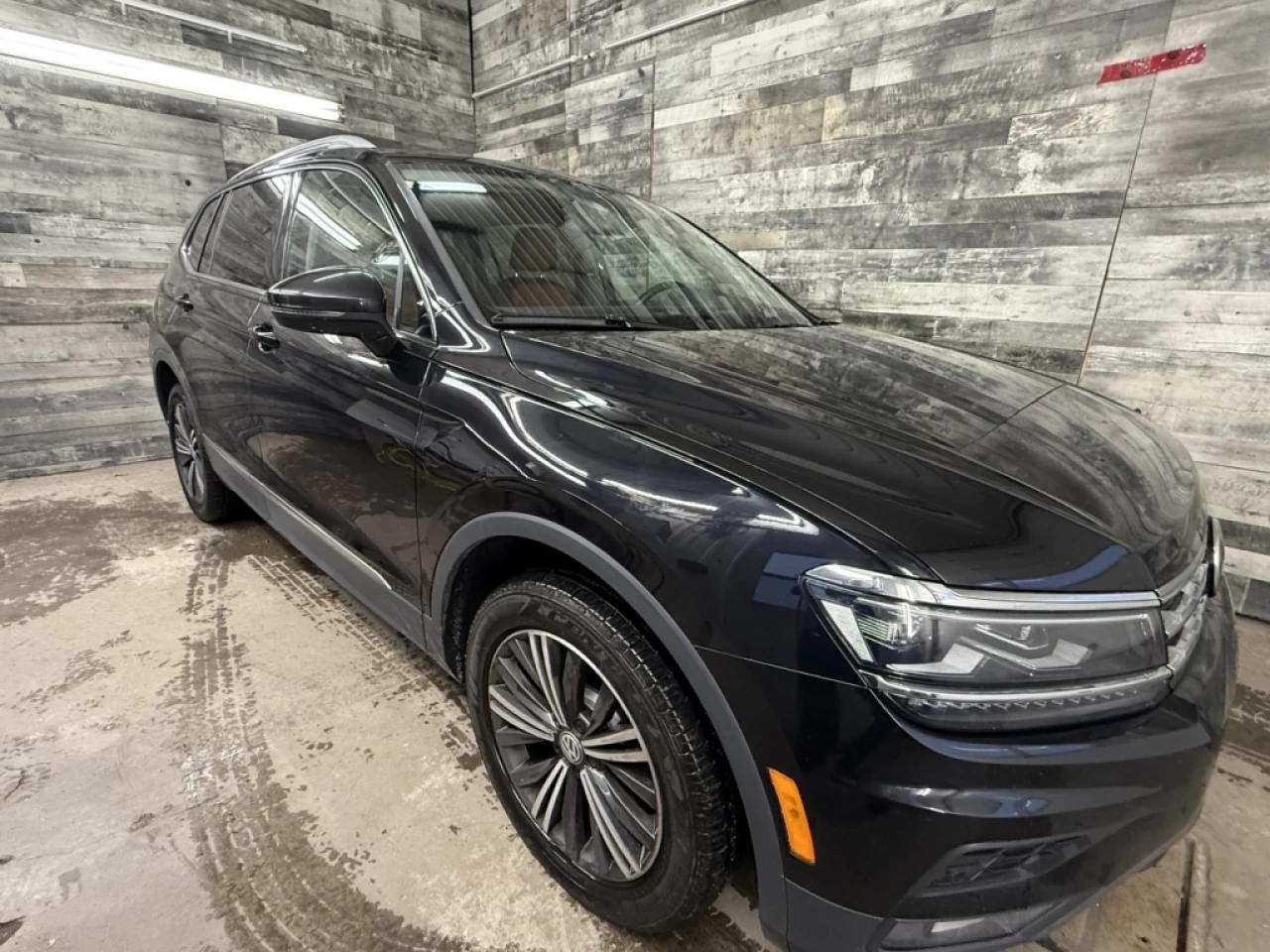 2020 Volkswagen Tiguan Highline AWD CUIR TOIT NAV **APPORUVÉ À 99.9%** Image principale