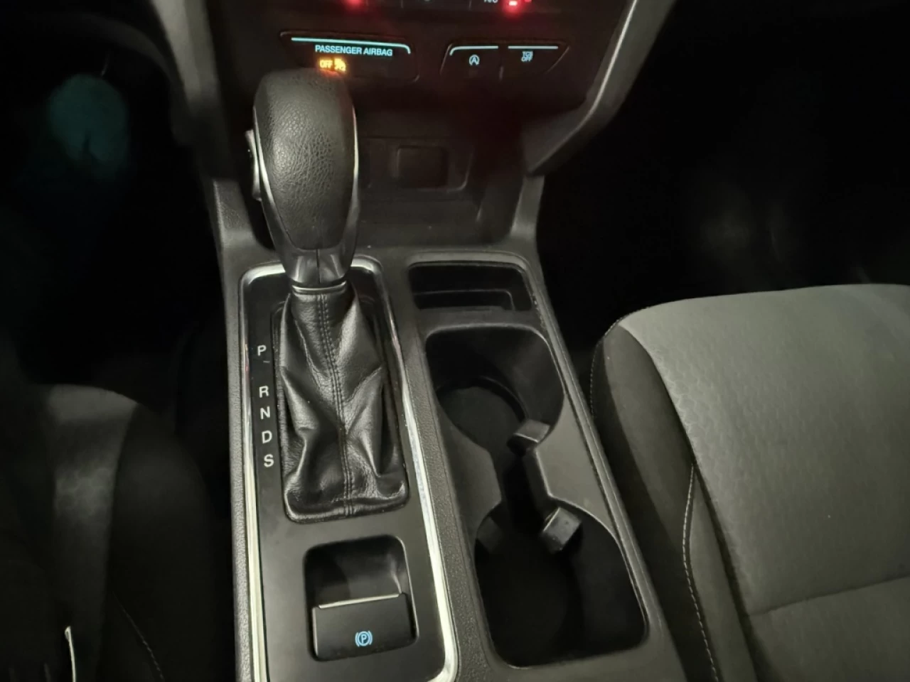 2018 Ford Escape SE AWD CAM DE RECUL **APPROUVÉ À 99.9%** Image principale