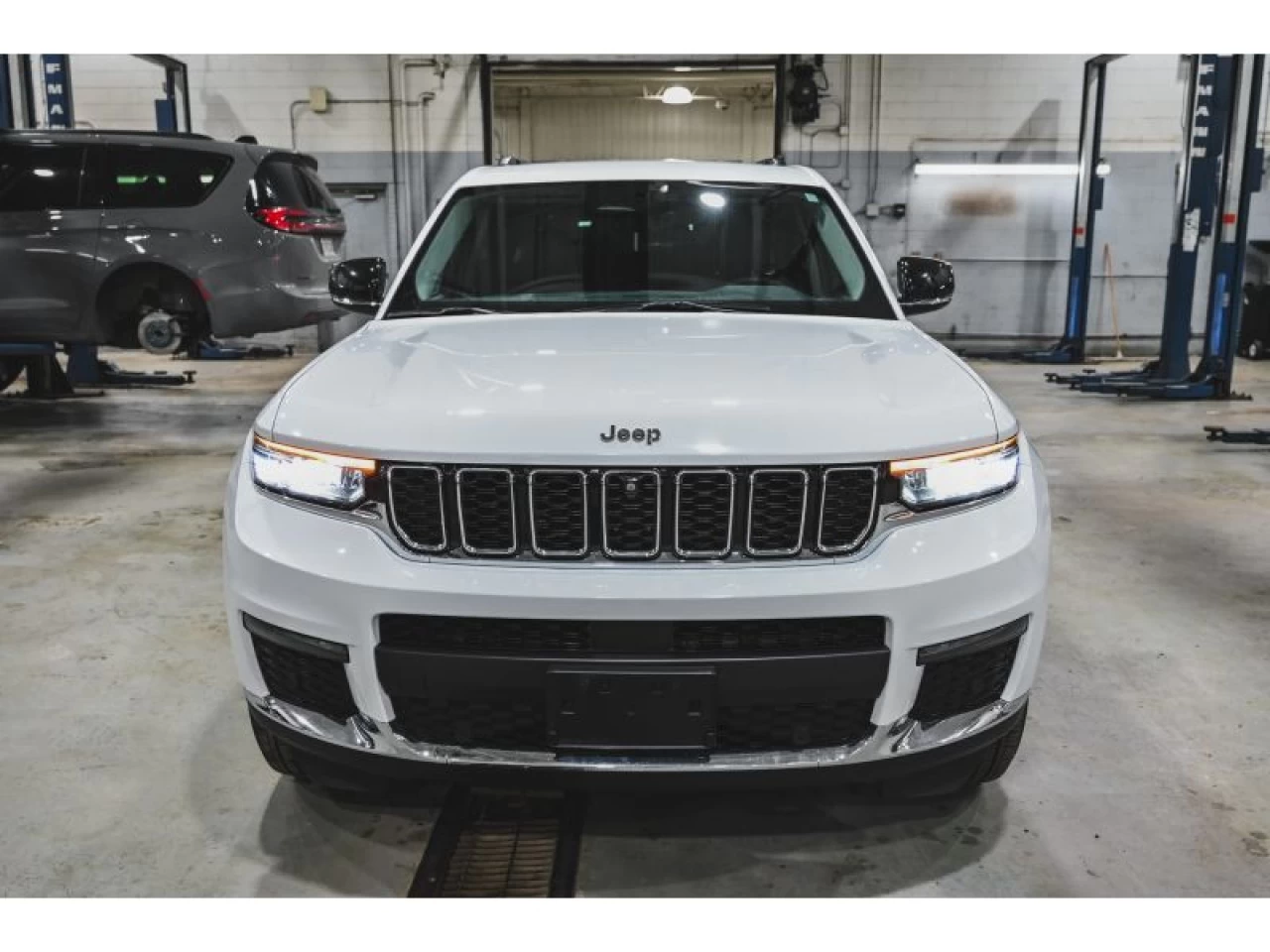 2023 Jeep Grand Cherokee L Limited 4x4 LUXURY TECH GROUP Image principale