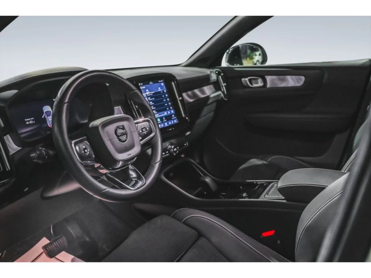 2023 Volvo C40 Twin eAWD Plus Image principale