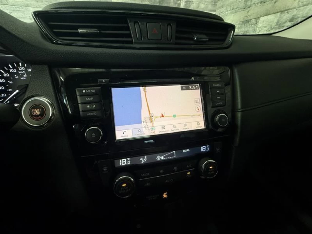 2020 Nissan Rogue SV AWD TOIT NAV ** APPROUVÉ À 99.9% ** Image principale