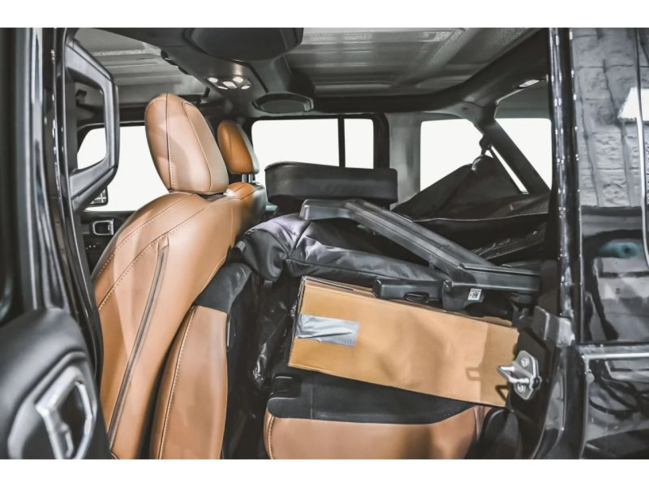 2021 Jeep Wrangler 4xe Unlimited Sahara GROUPE TEMPS FROID Image principale