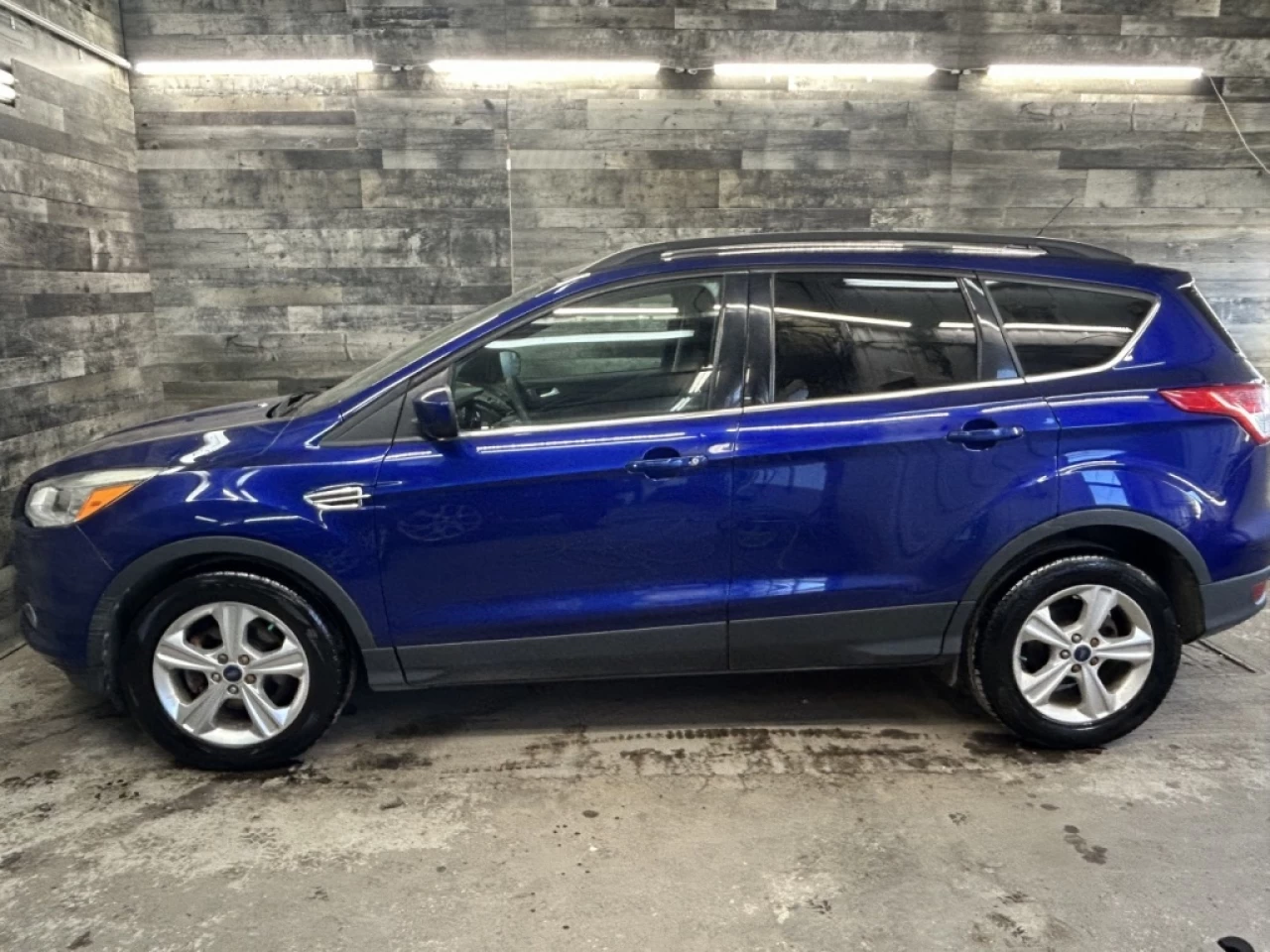 2015 Ford Escape SE CAM DE RECUL BLUETOOTH **APPROUVÉ À 99.9%** Image principale