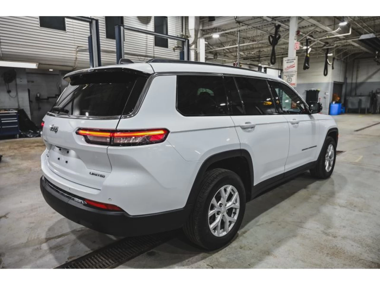 2023 Jeep Grand Cherokee L Limited 4x4 LUXURY TECH GROUP Image principale