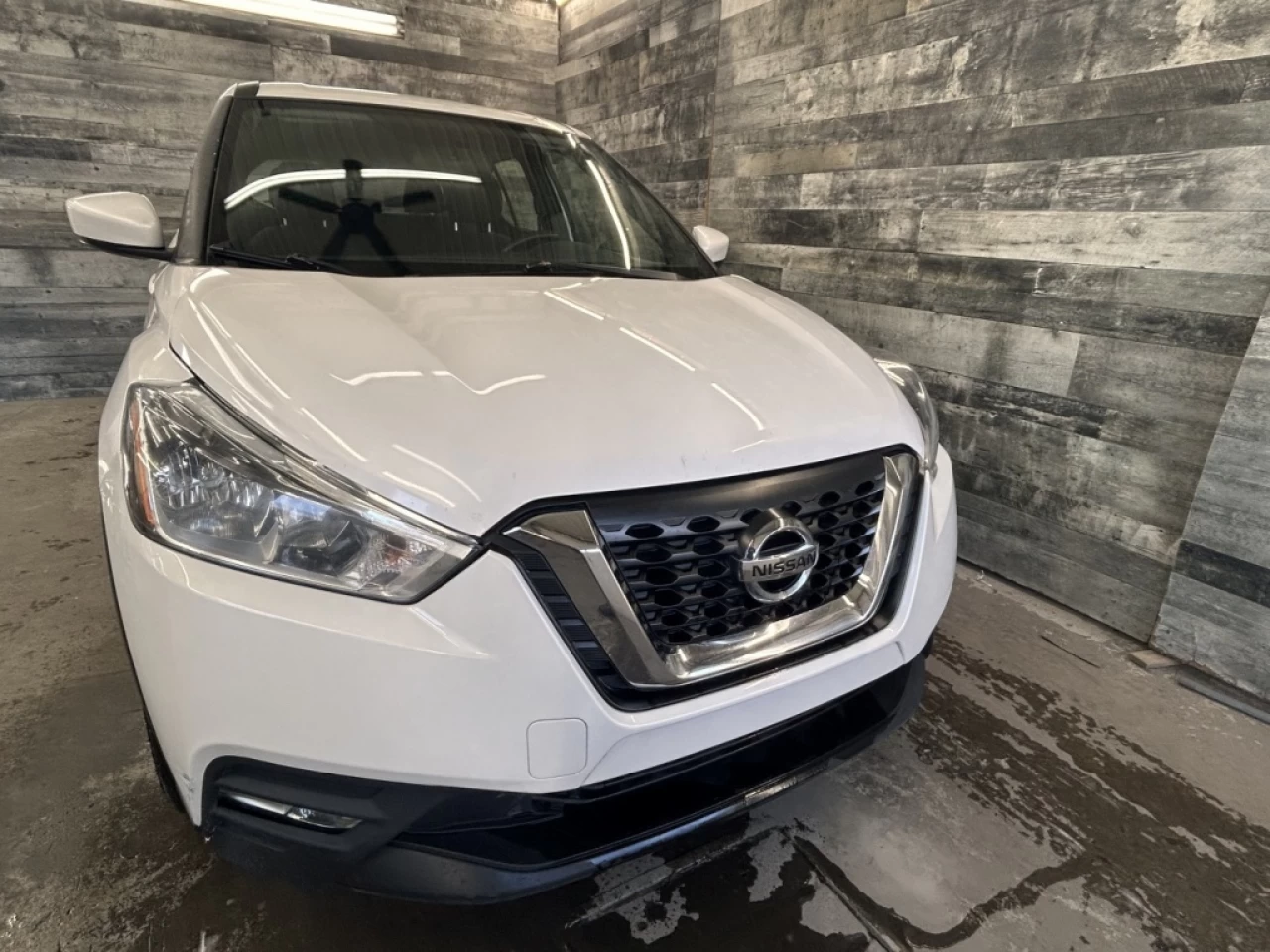 2018 Nissan Kicks SV BLUETOOTH MAGS **APPROUVÉ À 99.9%** Image principale