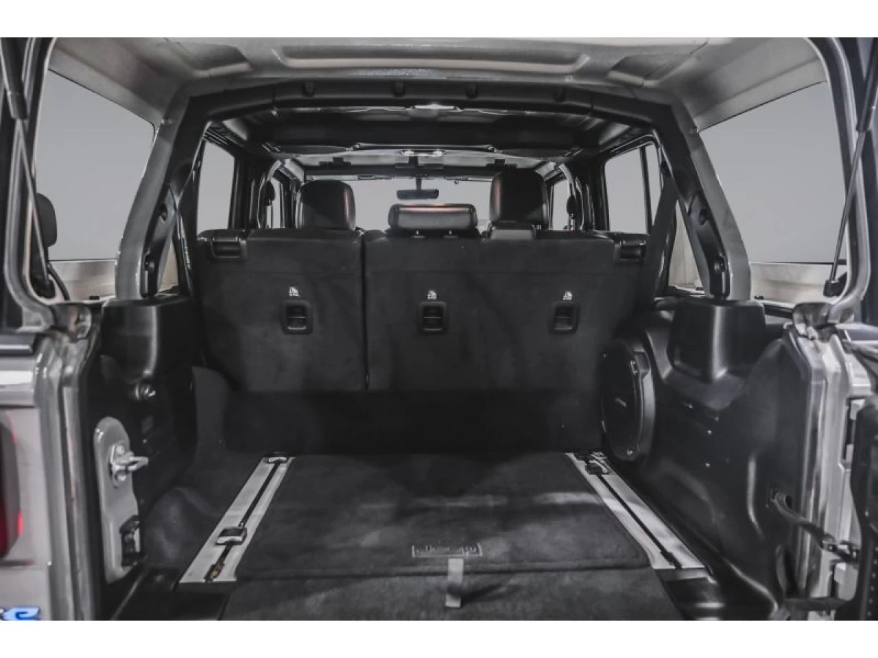 2022 Jeep Wrangler 4XE Unlimited Sahara 4x4 Image principale