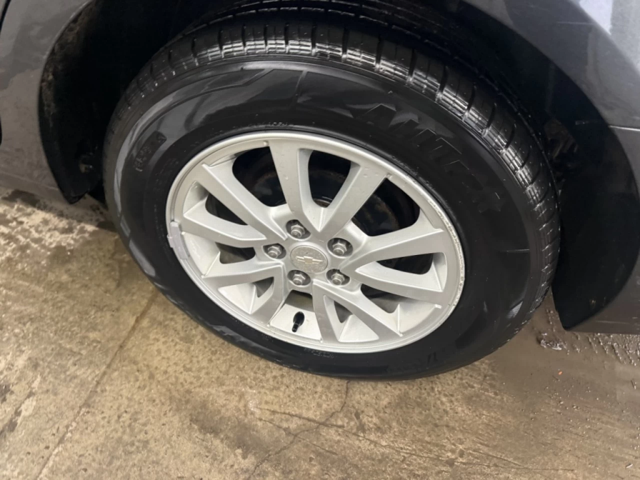 2018 Chevrolet Sonic LT Auto Apple carplay/Android **ApprouvÉ À 99.9%** Image principale