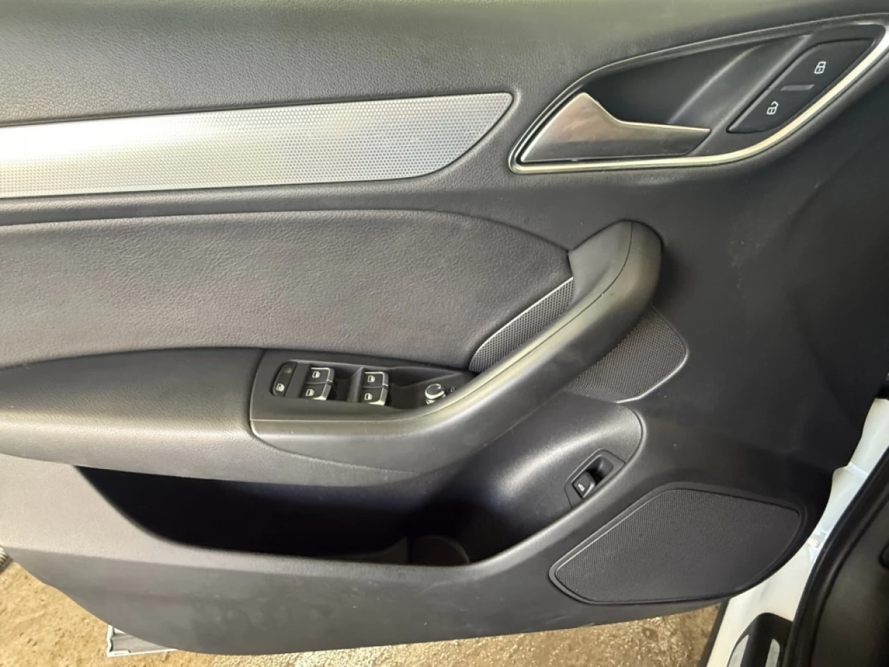 2018 Audi Q3 Progressiv AWD CUIR NAV TOIT PANO **APPROUVÉ À 99. Image principale