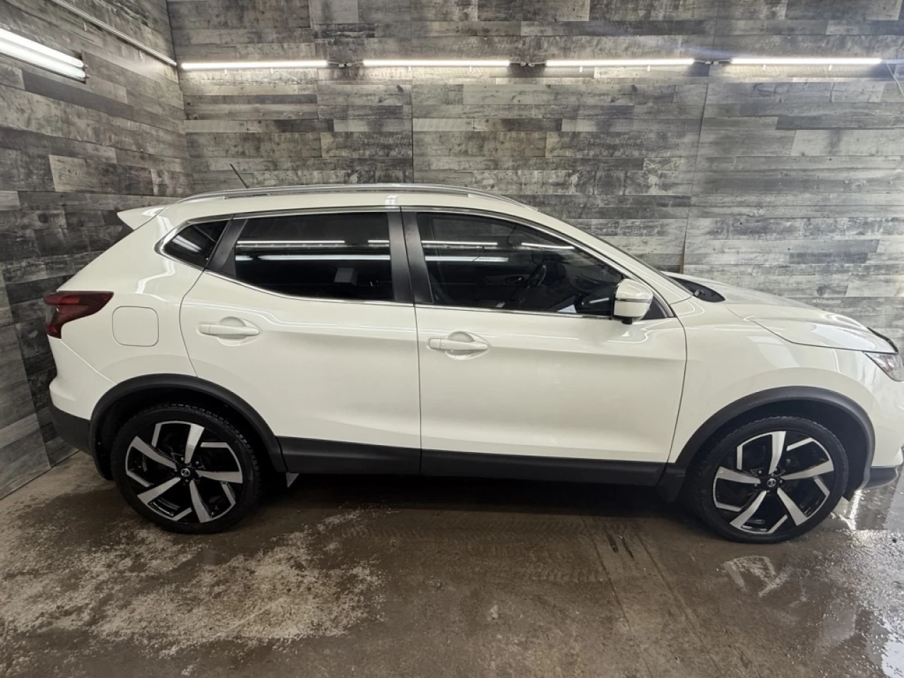 2020 Nissan Qashqai SL AWD CUIR TOIT NAV **APPROUVÉ À 99.9%** Main Image