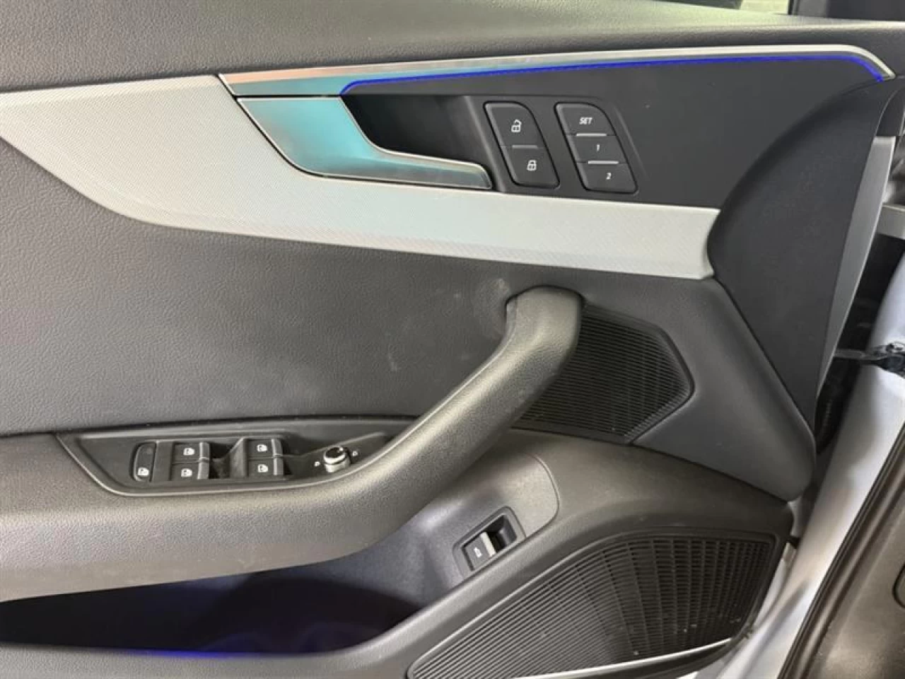2018 Audi A4 Technik AWD CUIR NAV TOIT **APPROUVÉ À 99.9%** Image principale