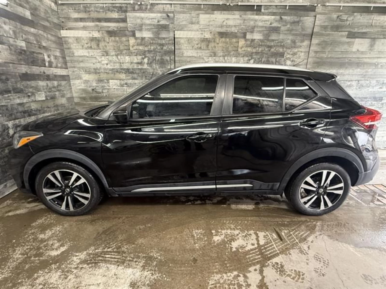2019 Nissan Kicks SR CUIR ** APPROUVÉ À 99.9% ** Image principale