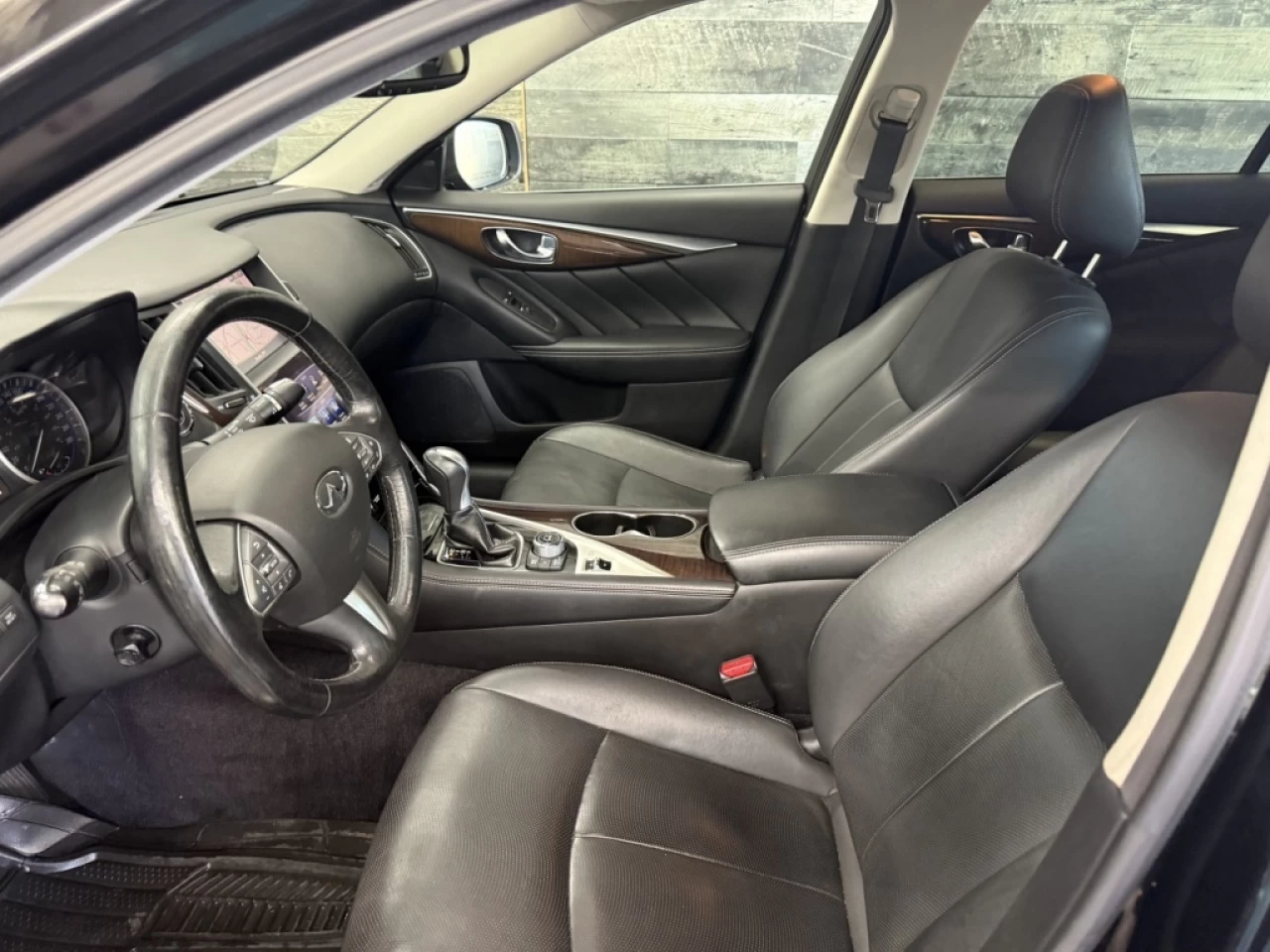 2016 Infiniti Q50 3.0t AWD TOIT CUIR **APPROUVÉ À 99.9%** Image principale