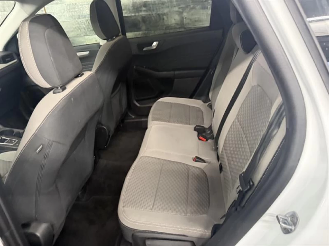 2021 Ford Escape SE AWD CAM DE RECUL ** APPROUVÉ À 99.9%** Image principale