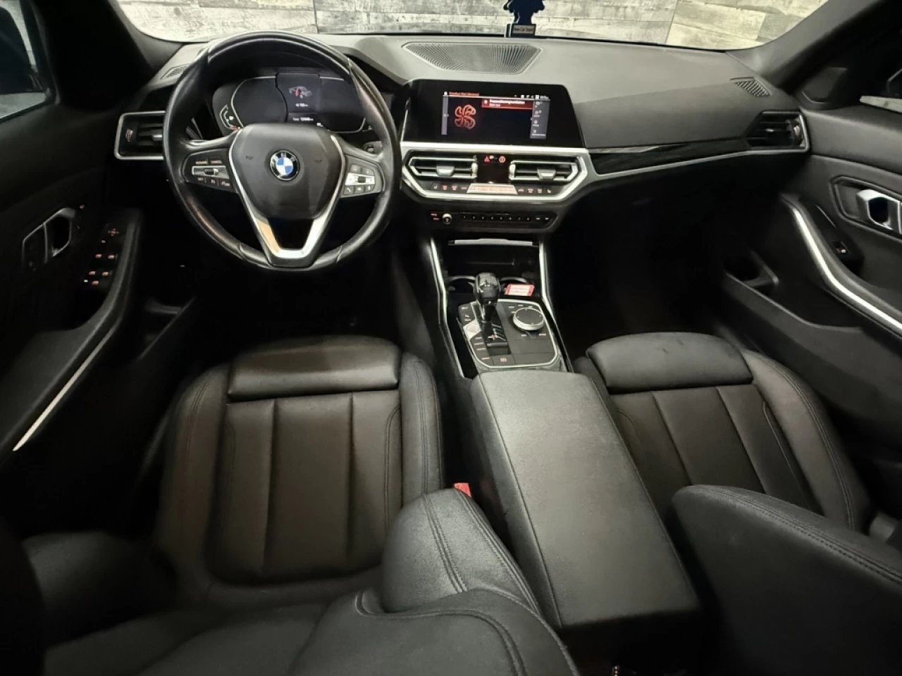 2021 BMW 3 Series 330i xDrive AWD CUIR TOIT NAV **APPROUVÉ À 99.9%** Image principale