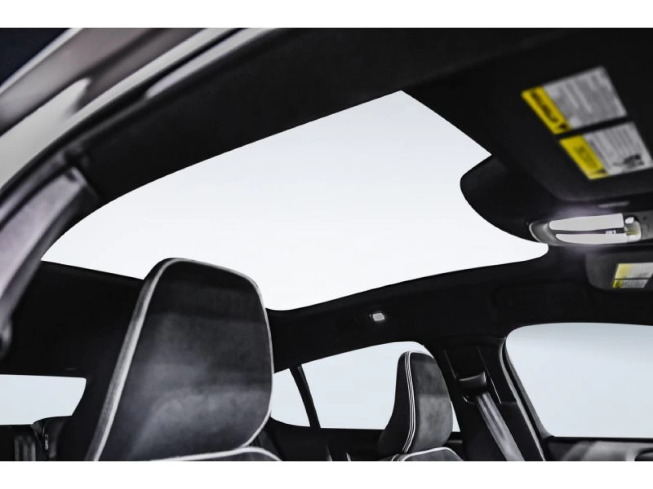 2023 Volvo C40 Twin eAWD Plus Image principale