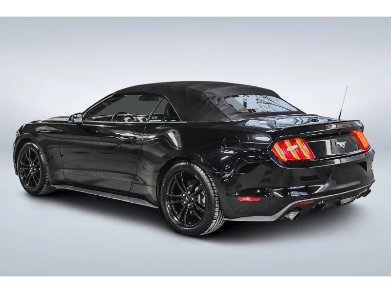 2015 Ford Mustang 2dr Conv EcoBoost Premium Image principale