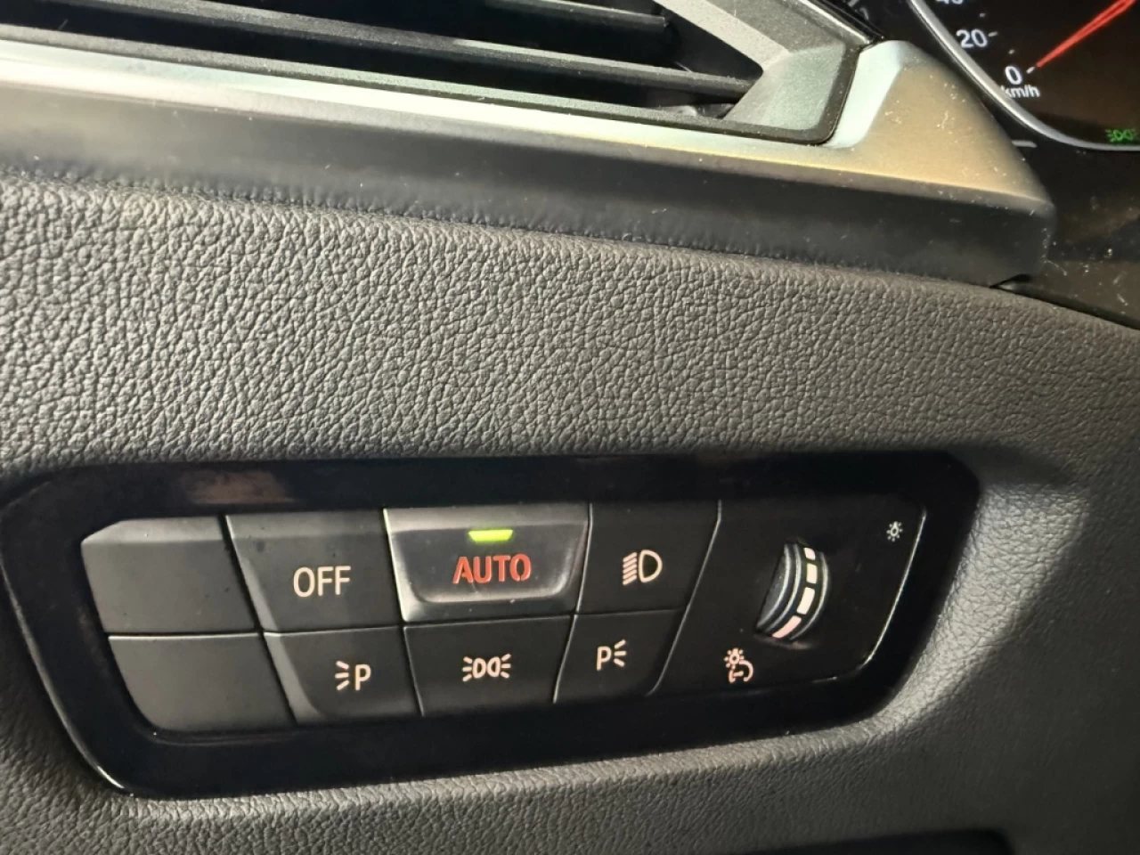 2021 BMW 3 Series 330i xDrive AWD CUIR TOIT NAV **APPROUVÉ À 99.9%** Image principale