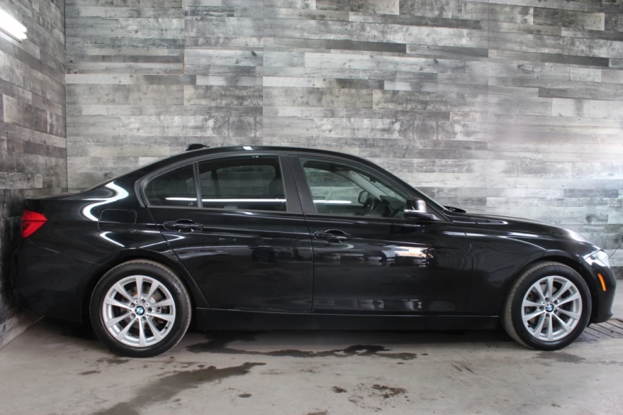 2016 BMW 3 Series 320i xDrive AWD CUIR **APPROUVÉ À 99.9%** Image principale