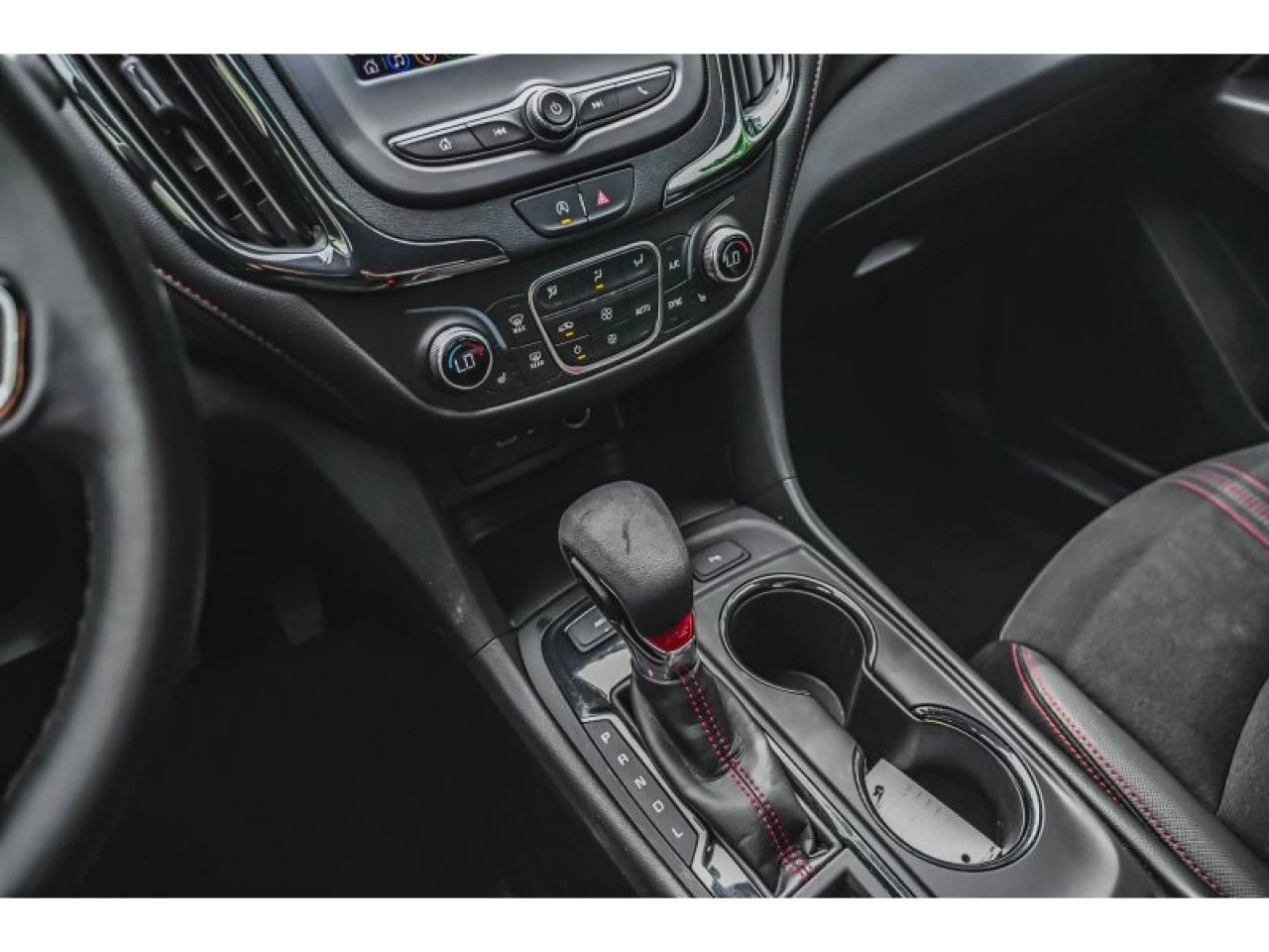 2024 Chevrolet Equinox AWD RS Image principale
