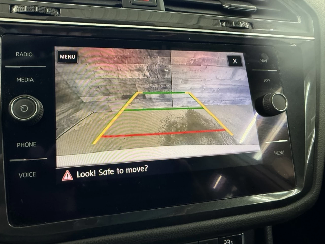 2018 Volkswagen Tiguan Comfortline CUIR AWD NAV TOIT PANO **APPROUVÉ À 99 Image principale