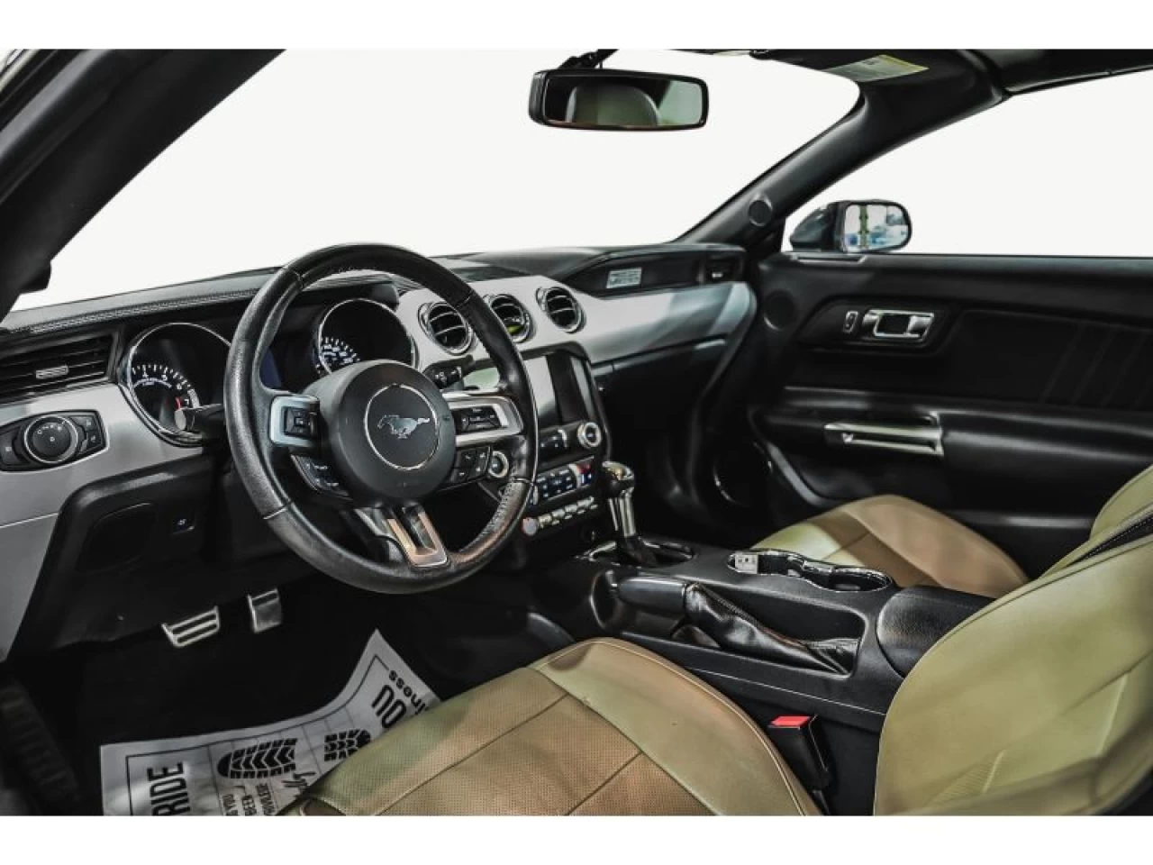 2015 Ford Mustang 2dr Conv EcoBoost Premium Image principale