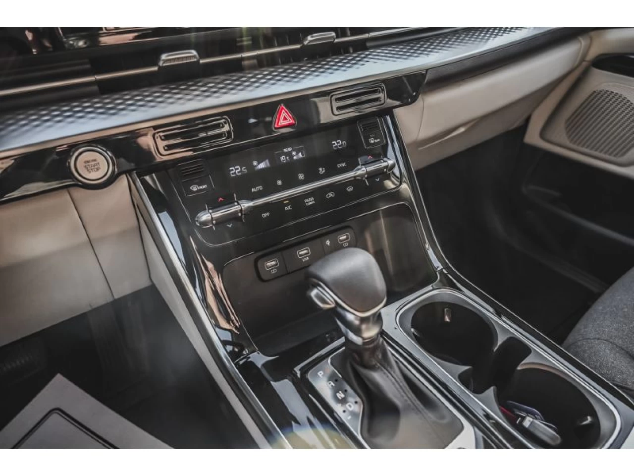 2024 Kia Carnival LX Image principale