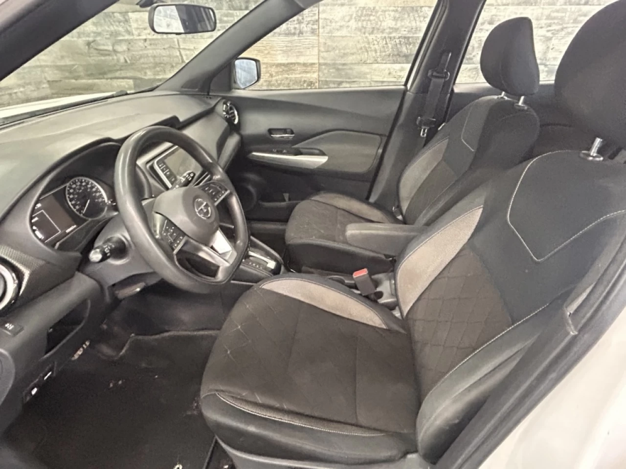 2018 Nissan Kicks SV BLUETOOTH MAGS **APPROUVÉ À 99.9%** Image principale