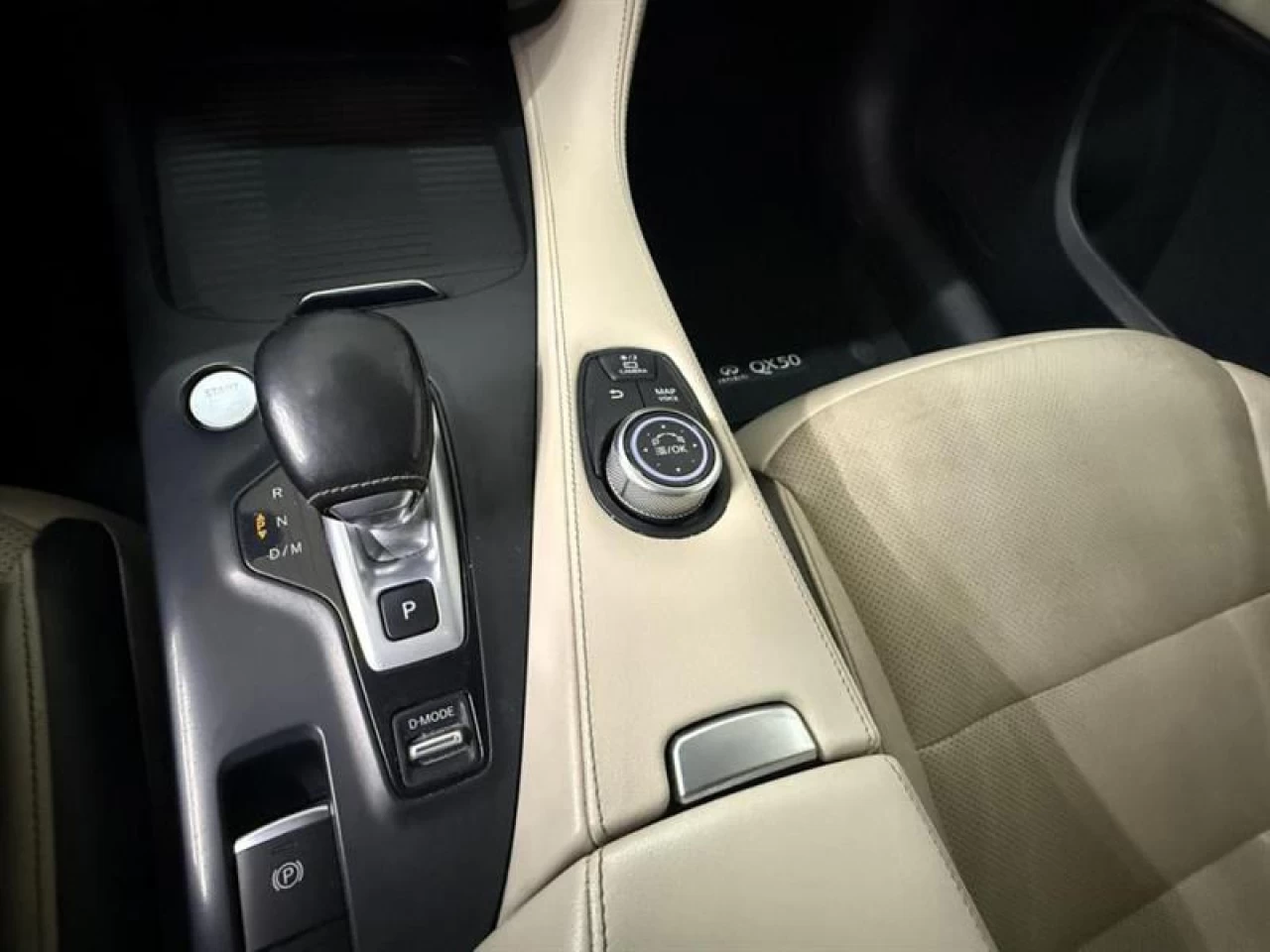2019 Infiniti QX50 Luxe AWD CUIR TOIT PANO NAV ** APPROUVÉ À 99.9% ** Image principale
