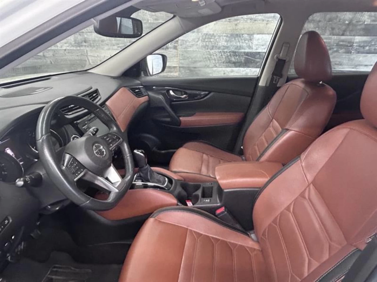 2018 Nissan Rogue SL AWD AUTO NAV TOIT CUIR **APPROUVÉE 99,9%** Image principale