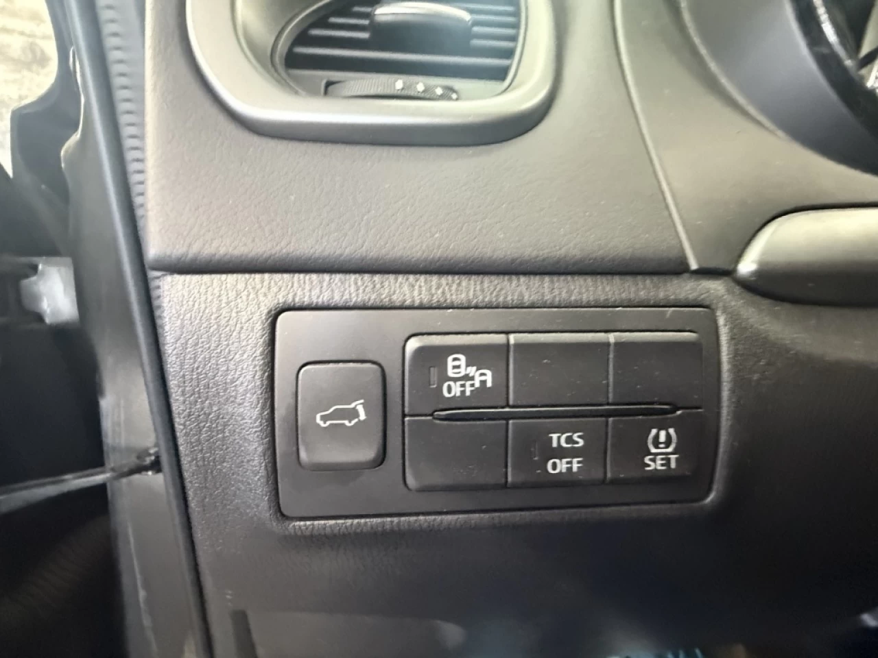 2017 Mazda CX-9 GS-L 7 PASS AWD CUIR TOIT **APPROUVÉ À 99.9%** Main Image