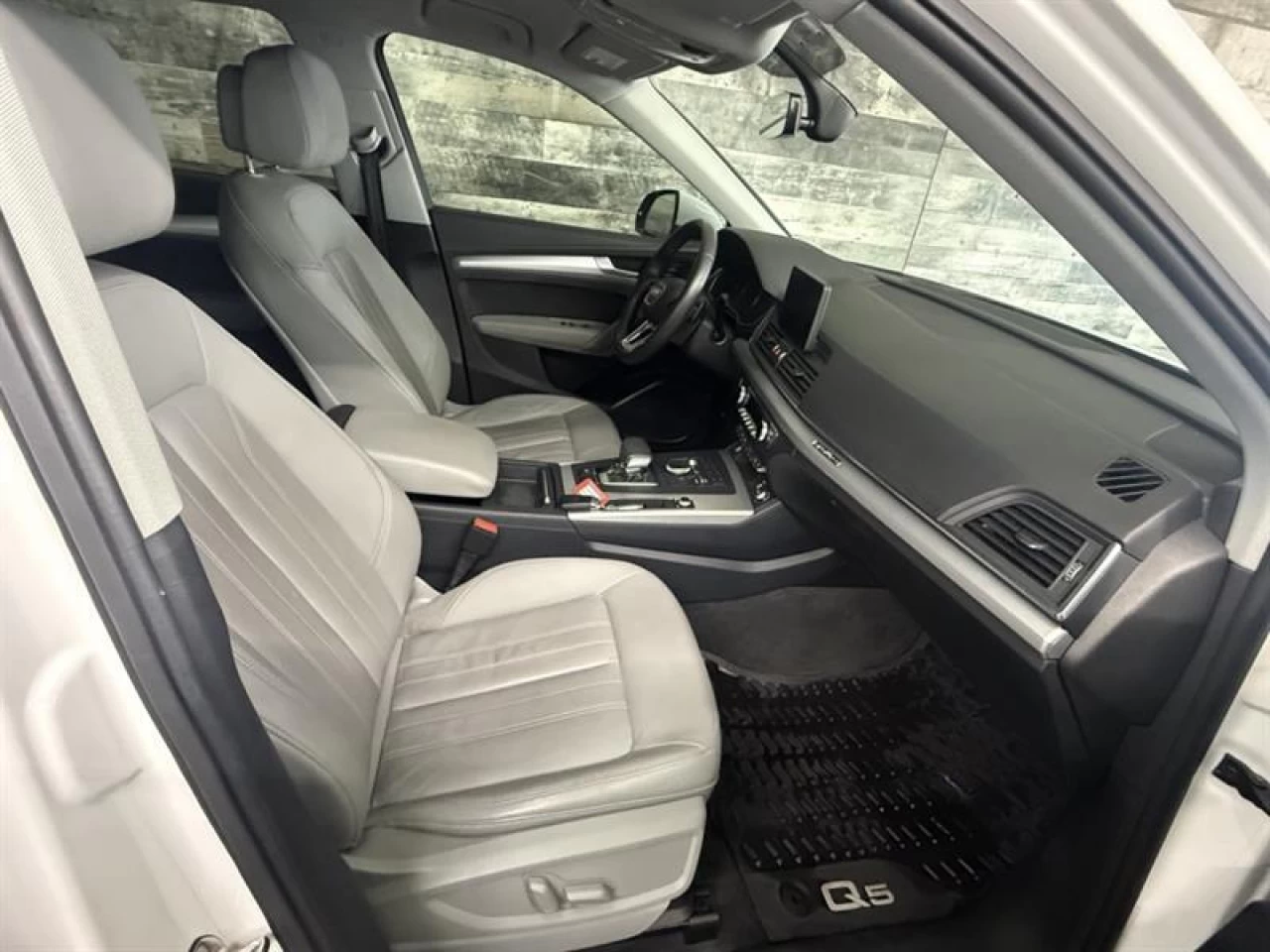 2019 Audi Q5 Komfort AWD CUIR ** APPROUVÉ À 99.9% ** Main Image