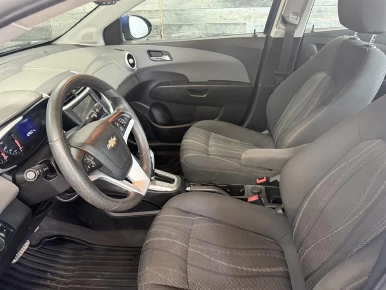 2018 Chevrolet Sonic LT Image principale