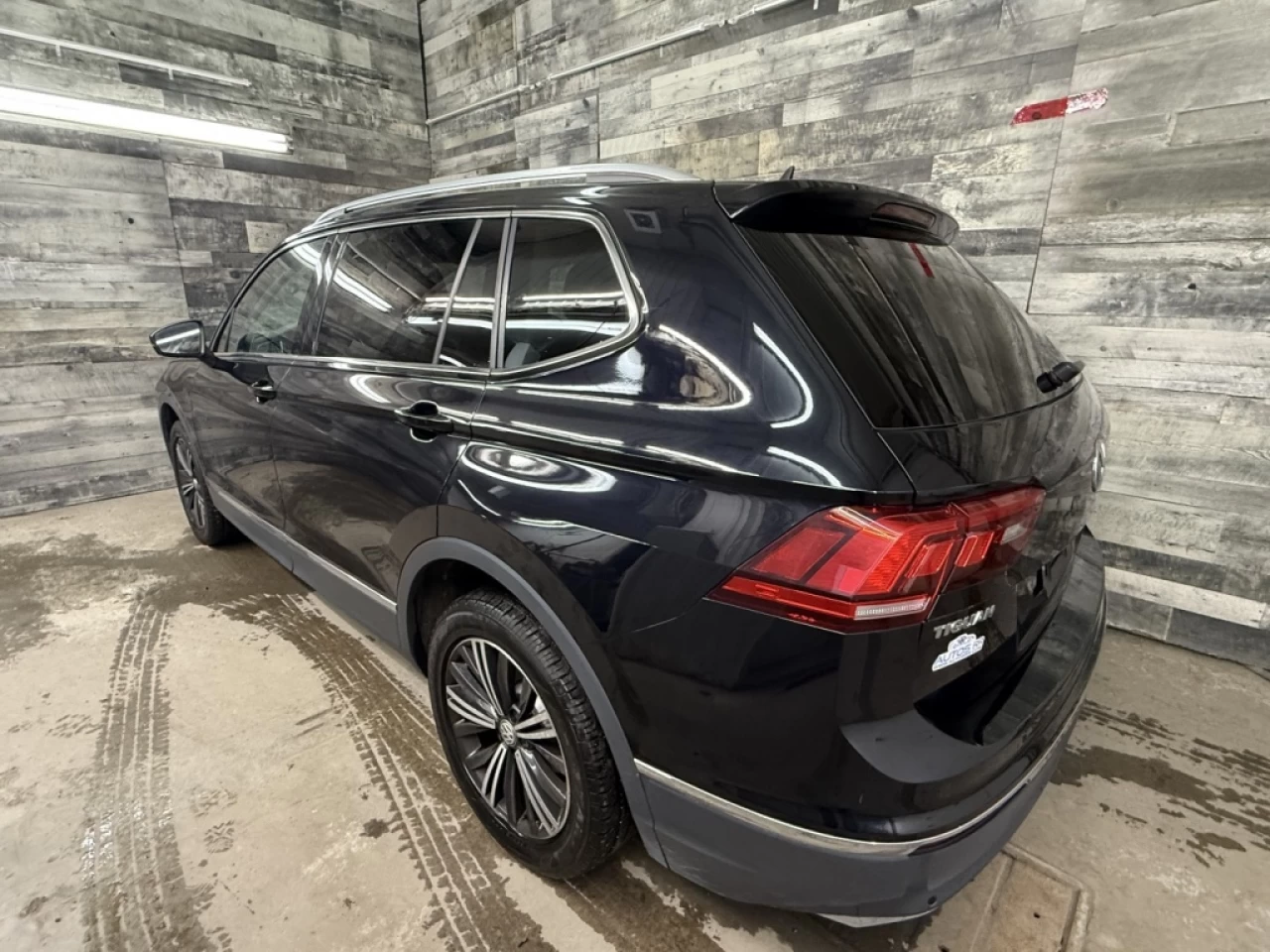 2020 Volkswagen Tiguan Highline AWD CUIR TOIT NAV **APPORUVÉ À 99.9%** Image principale
