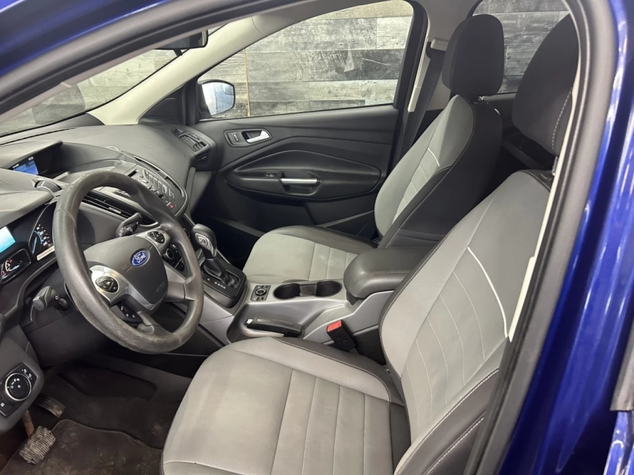 2015 Ford Escape SE CAM DE RECUL BLUETOOTH **APPROUVÉ À 99.9%** Image principale