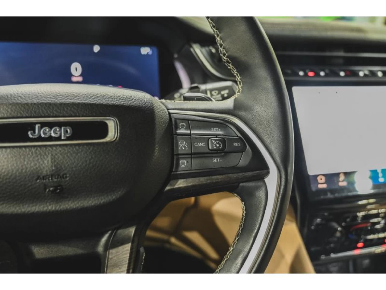 2023 Jeep Grand Cherokee L Limited 4x4 Image principale