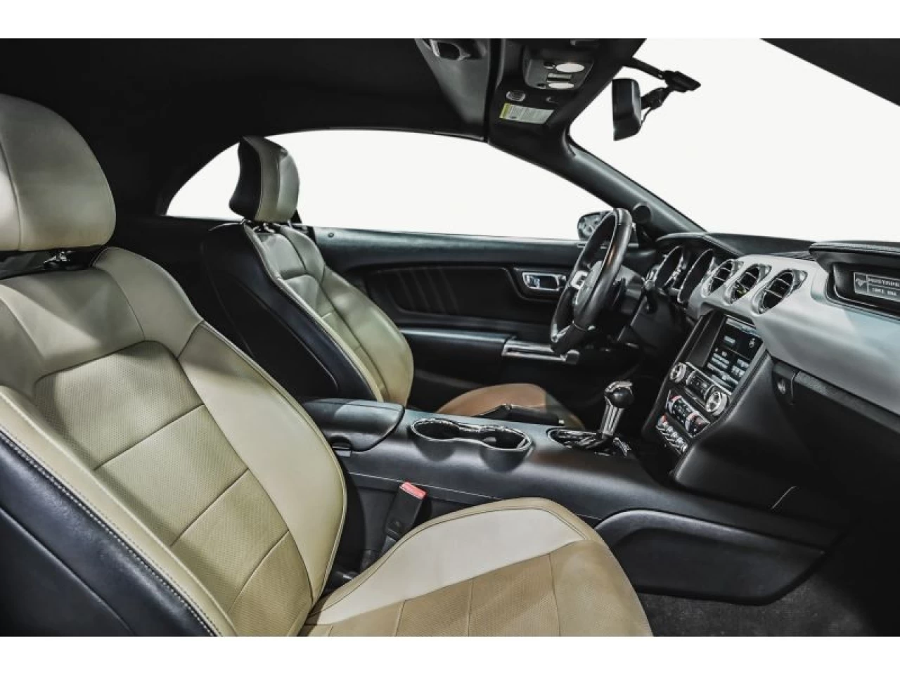 2015 Ford Mustang 2dr Conv EcoBoost Premium Image principale