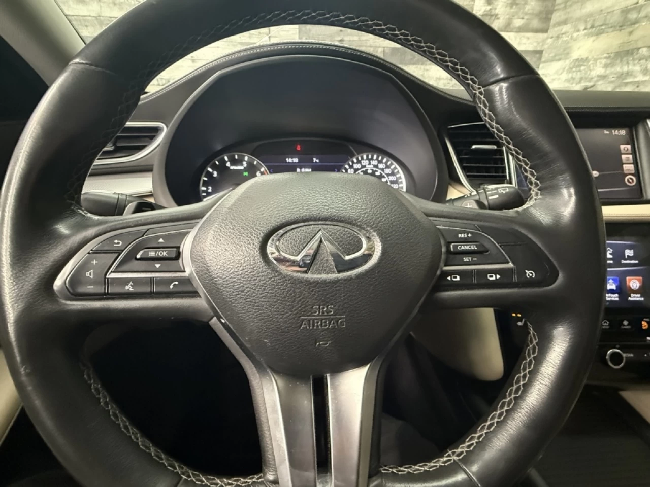 2019 Infiniti QX50 Luxe AWD CUIR TOIT PANO NAV ** APPROUVÉ À 99.9% ** Image principale