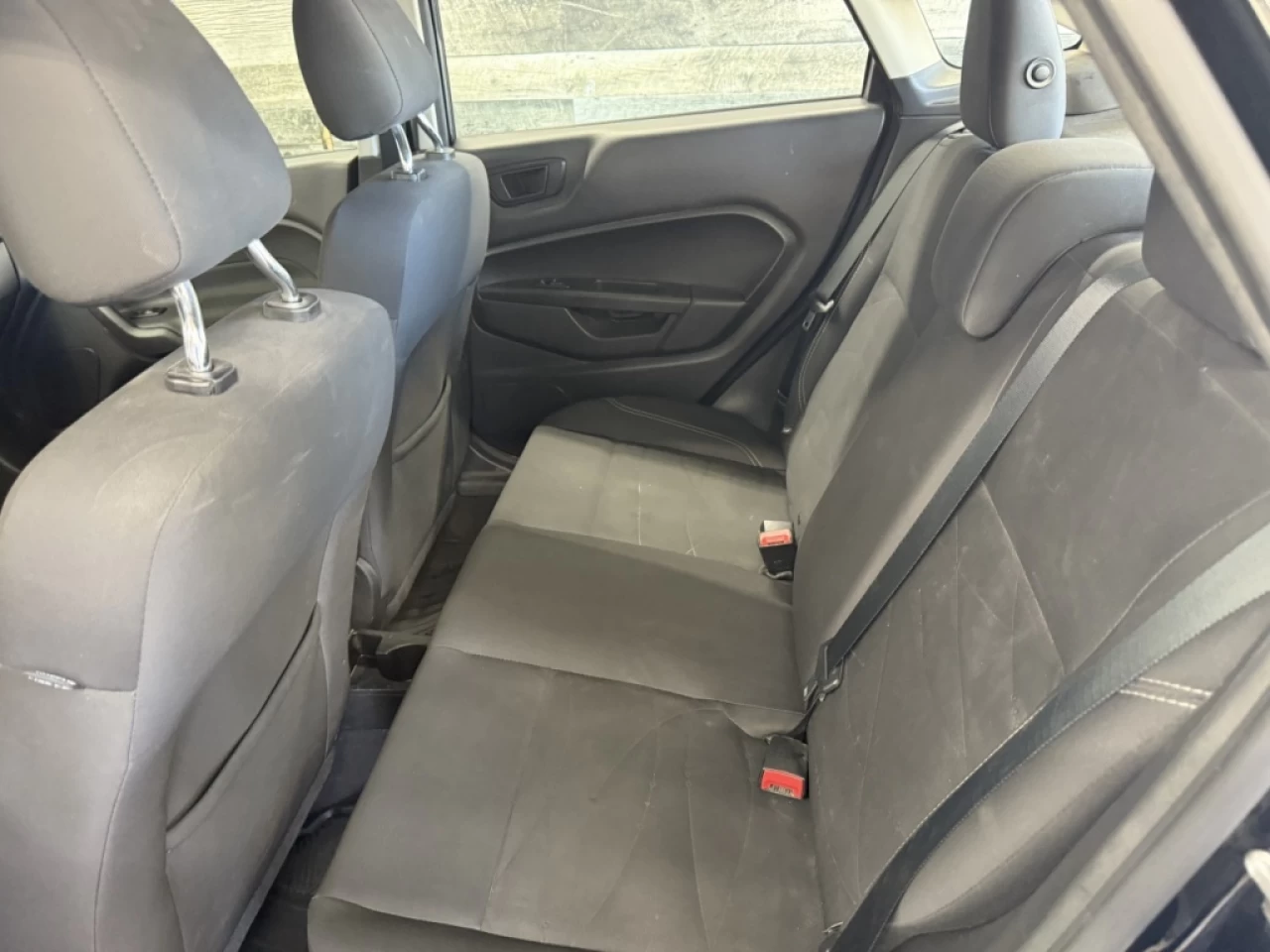 2017 Ford Fiesta SE AUTO BLUTOOTH**APPROUVÉE 99,9%** Image principale