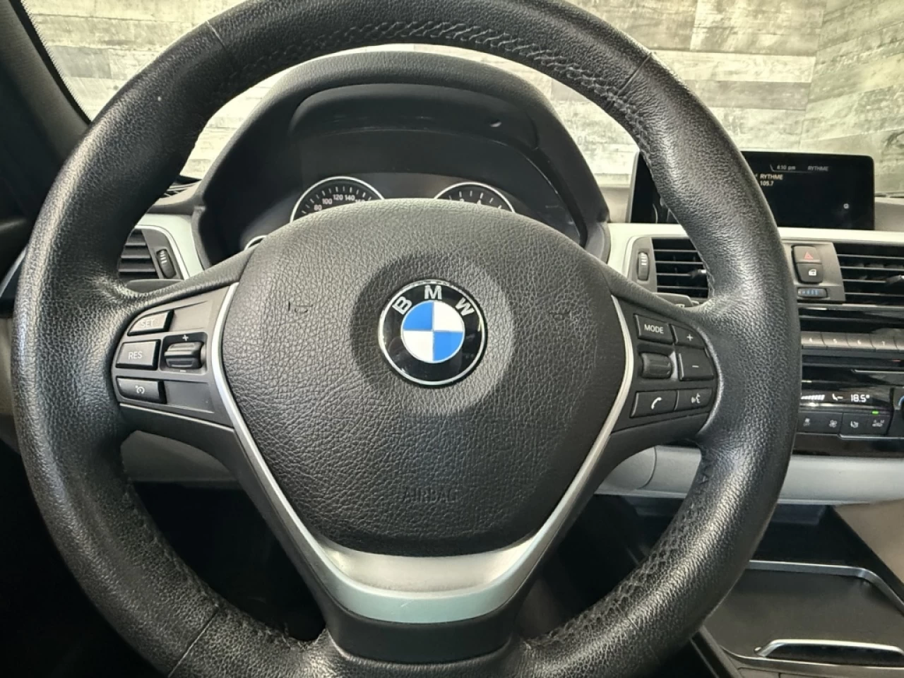2016 BMW 3 Series 328i xDrive AWD TOIT Image principale
