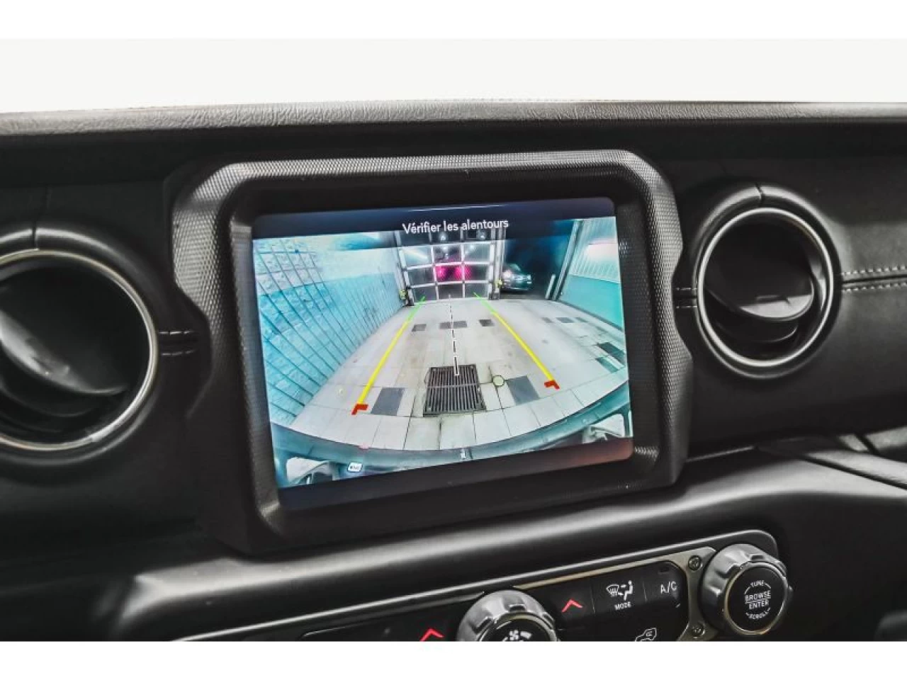 2021 Jeep Wrangler 4XE Unlimited Sahara 4x4F GROUPE REMORQUAGE Image principale