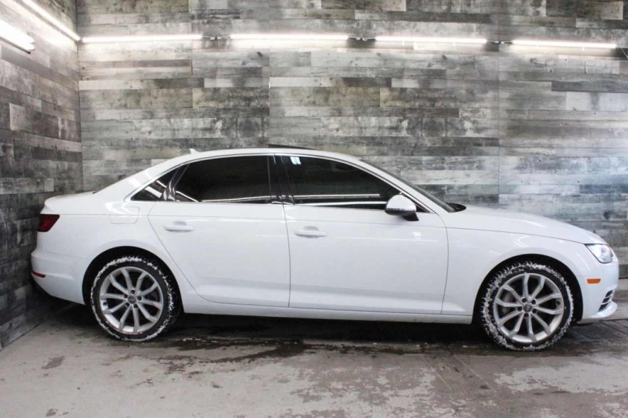 2017 Audi A4 Progressiv Awd Cuir Toit **ApprouvÉ À 99.9%** Image principale