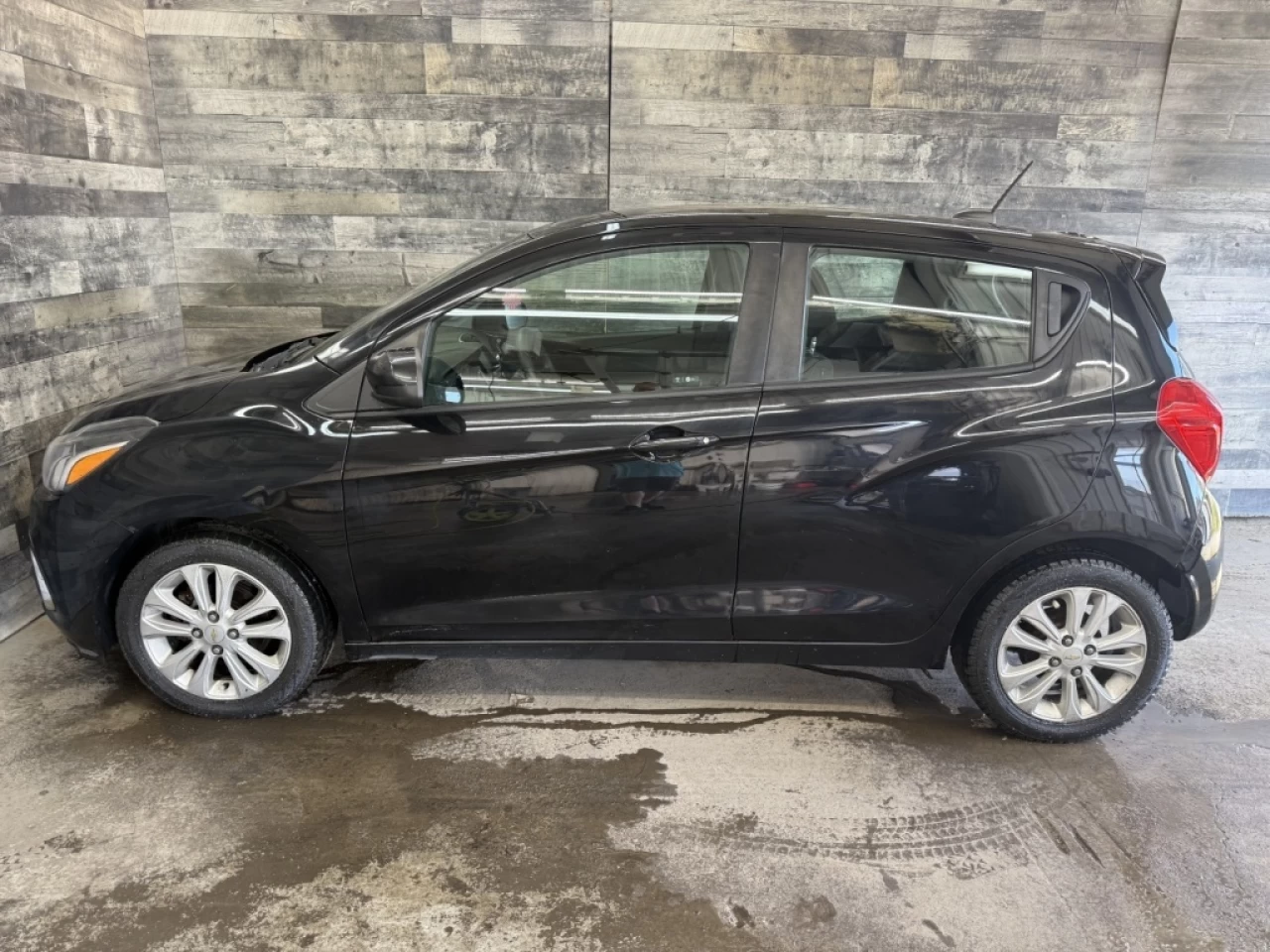 2017 Chevrolet Spark LT AUTO BLUETOOTH MAGS **APPROUVÉ À 99.9%** Image principale