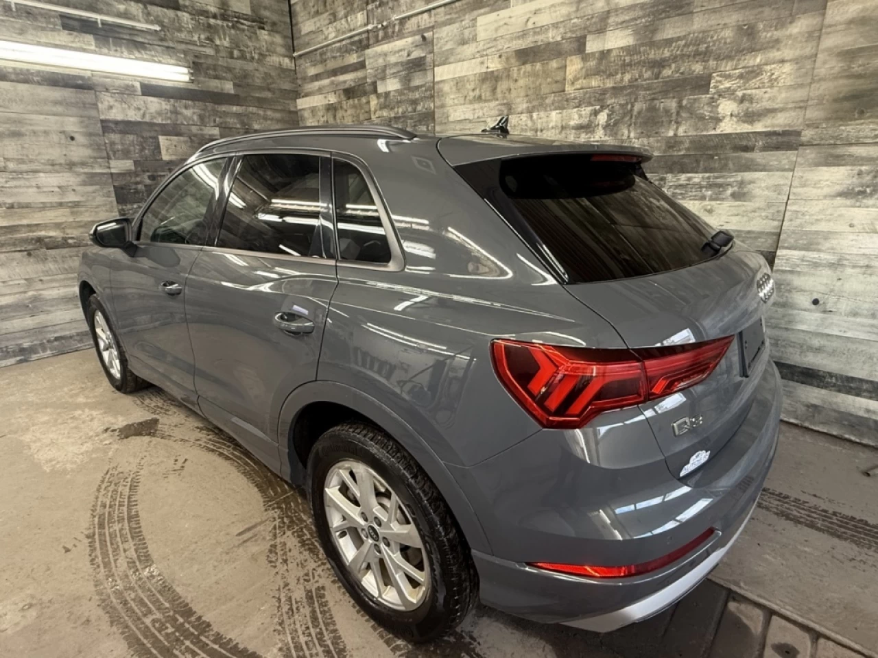 2022 Audi Q3 Komfort AWD TOIT CAM DE RECUL **APPROUVÉ À 99.9%** Image principale