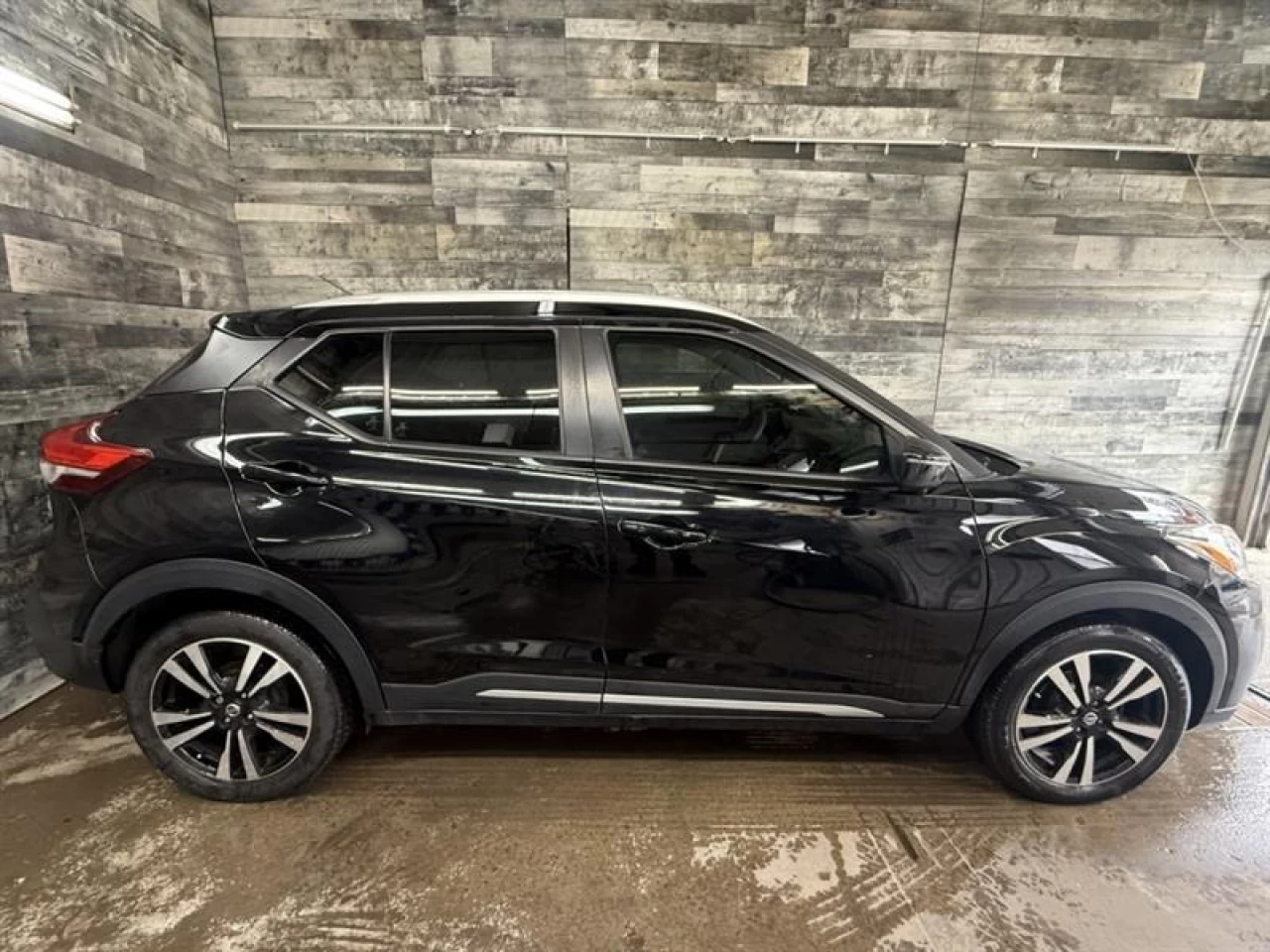 2019 Nissan Kicks SR CUIR ** APPROUVÉ À 99.9% ** Image principale